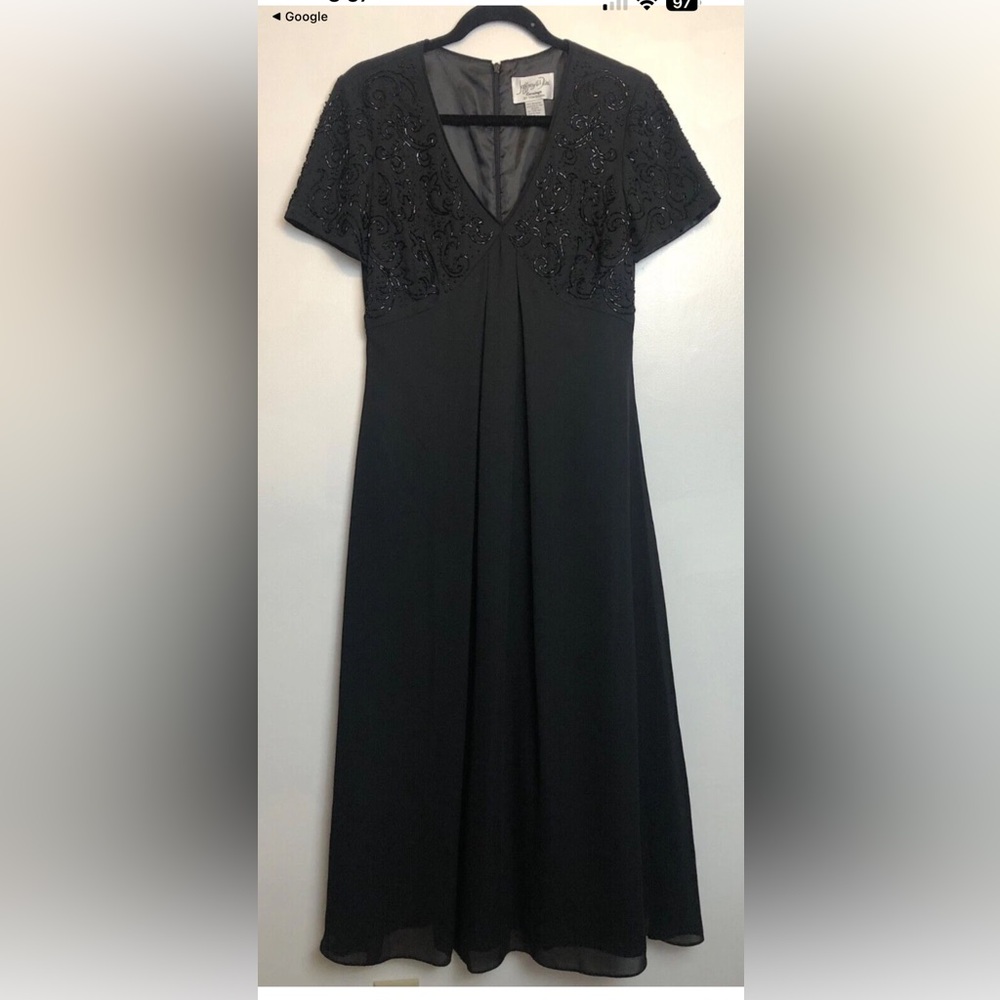 Jeffrey & Dara Evenings by Tom Barra Black Formal Dress Beaded VNeck Size 10 EUC